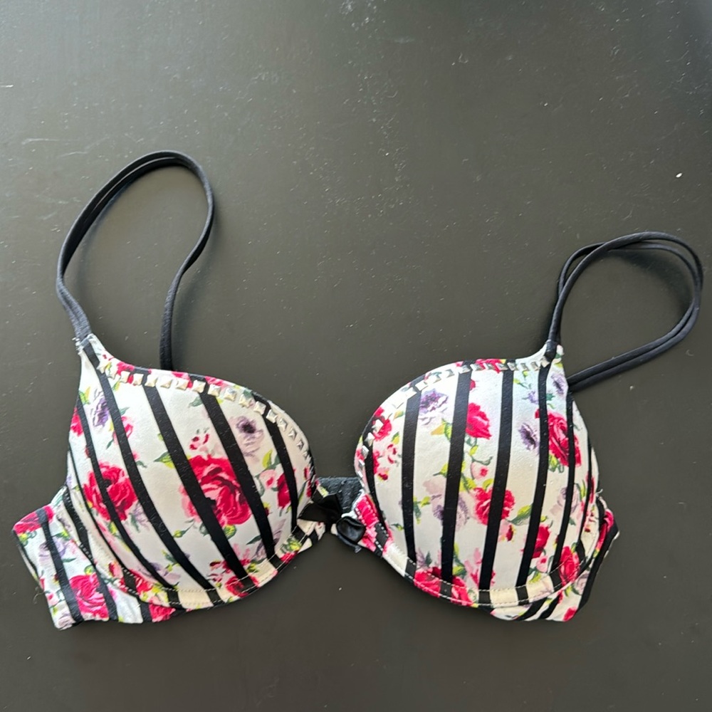 Victorias Secret VS very sexy push up bra